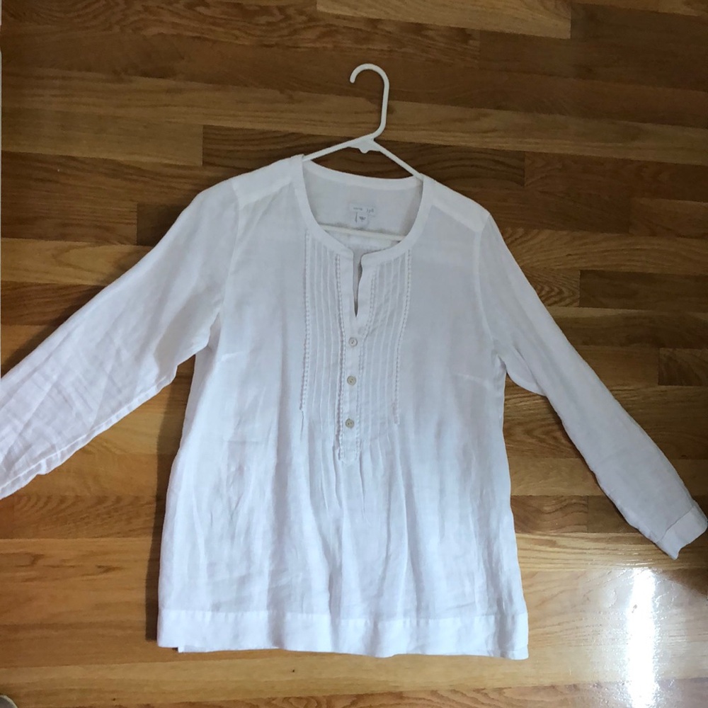 J Jill linen blouse. No flaws.